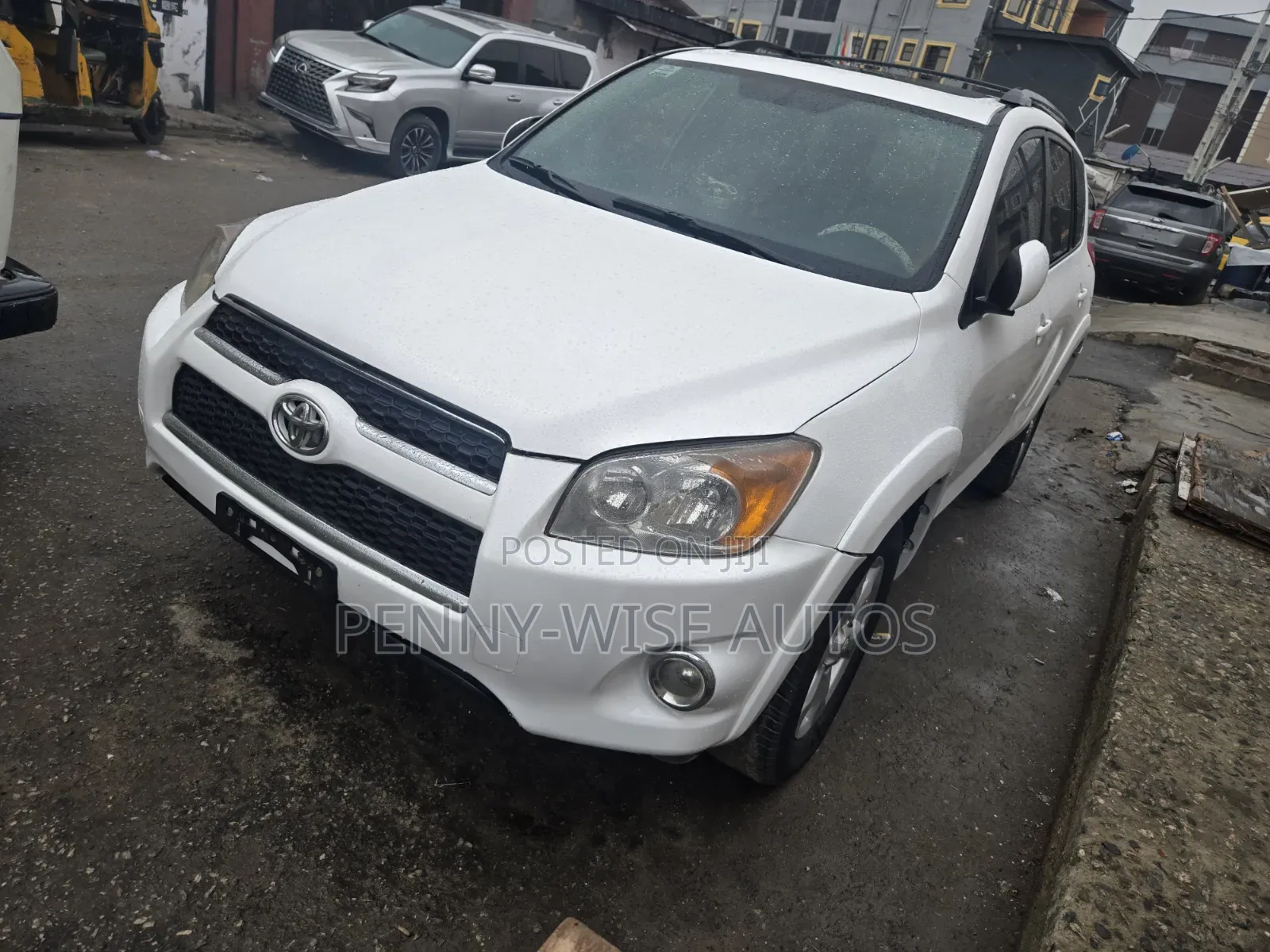Toyota RAV4 Limited 2011 White