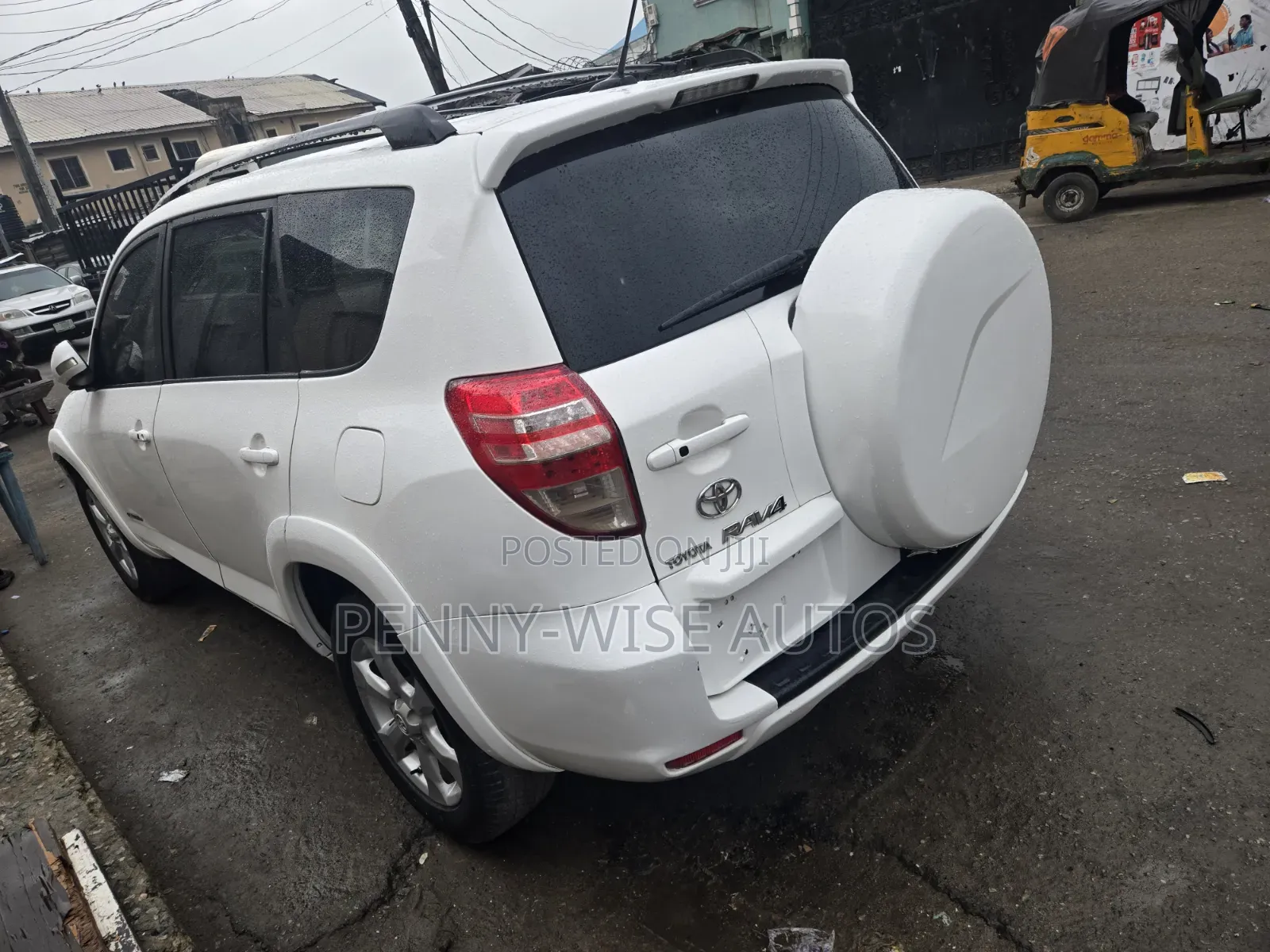 Toyota RAV4 Limited 2011 White