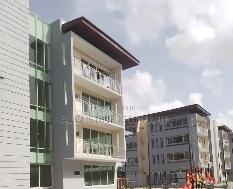 3bdrm Apartment in Sangotedo for sale