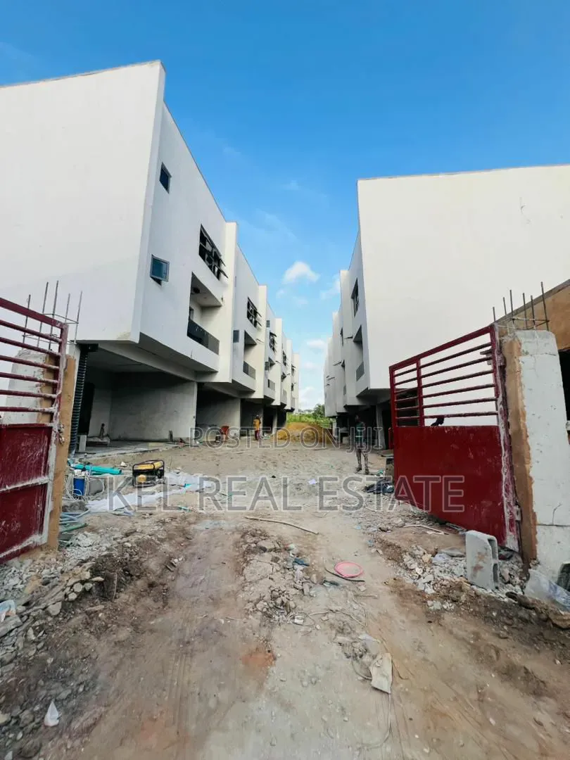 4bdrm Duplex in Aguda / Surulere for sale