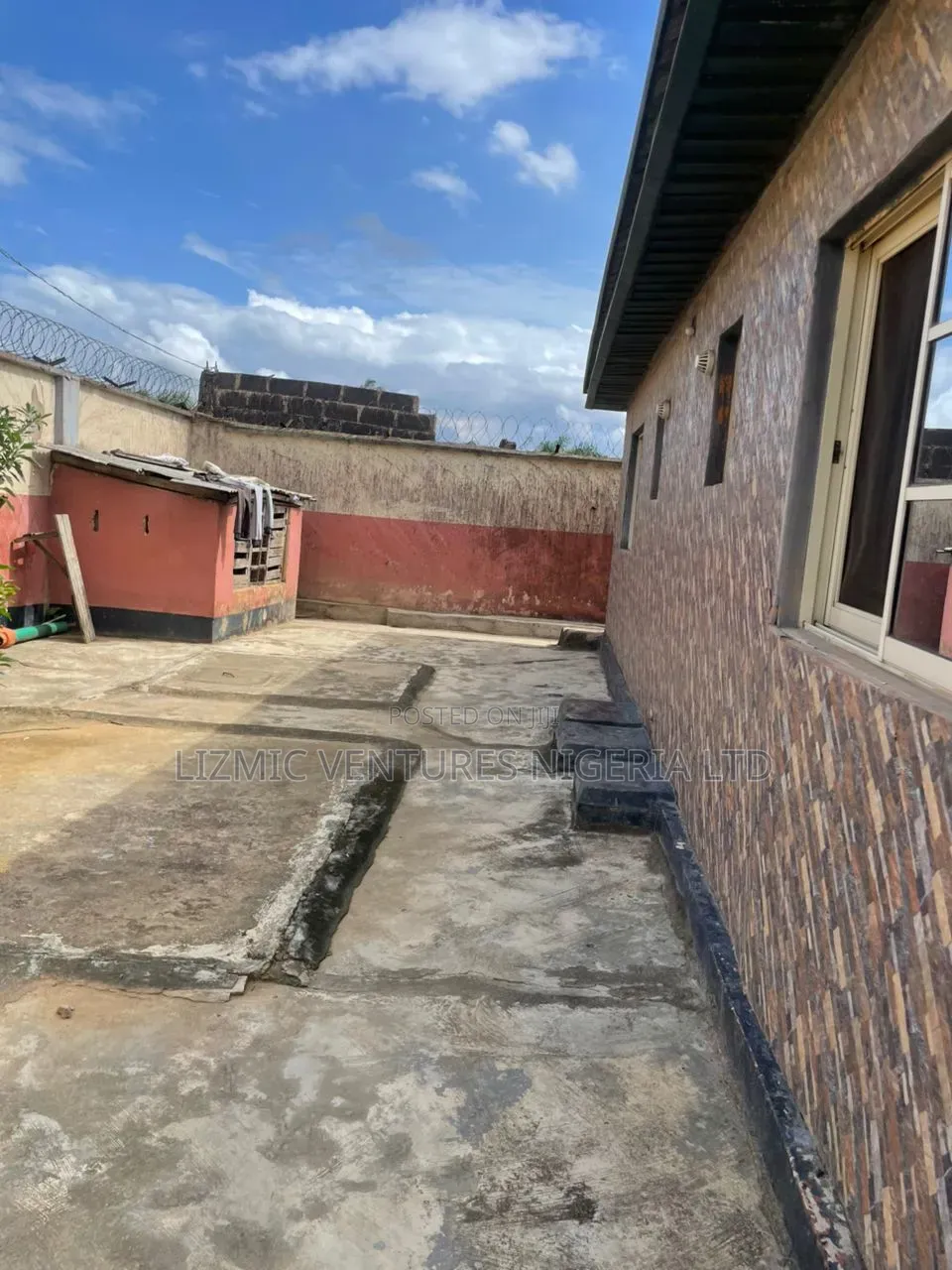 Furnished 2bdrm Bungalow in Isuti Rd, Igando / Ikotun/Igando for sale