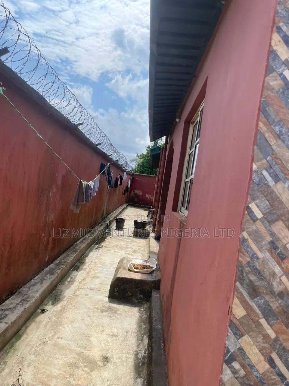 Furnished 2bdrm Bungalow in Isuti Rd, Igando / Ikotun/Igando for sale