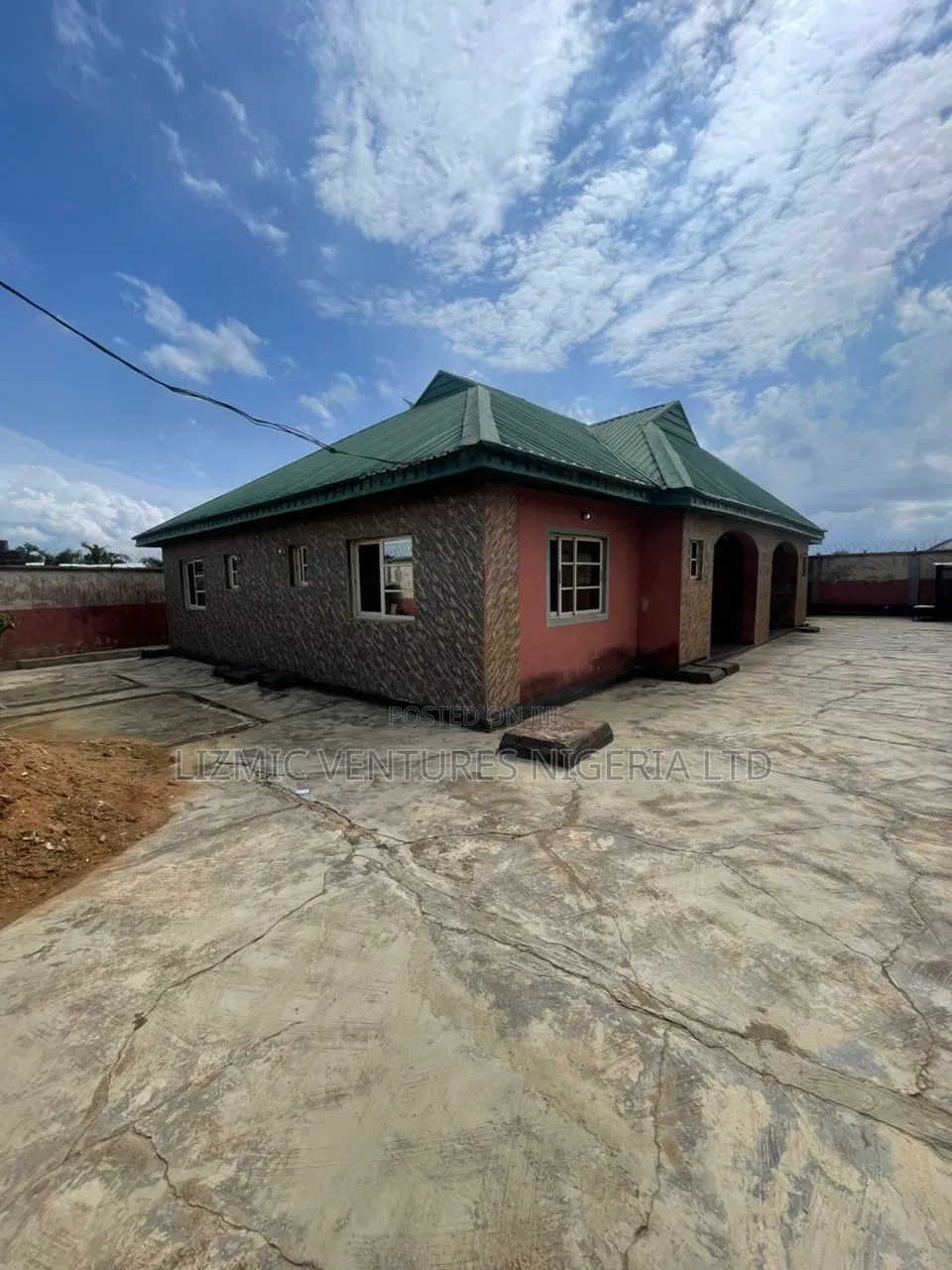 Furnished 2bdrm Bungalow in Isuti Rd, Igando / Ikotun/Igando for sale