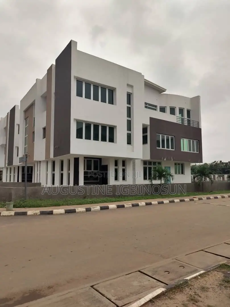 4bdrm Duplex in Obafemi-Owode for sale