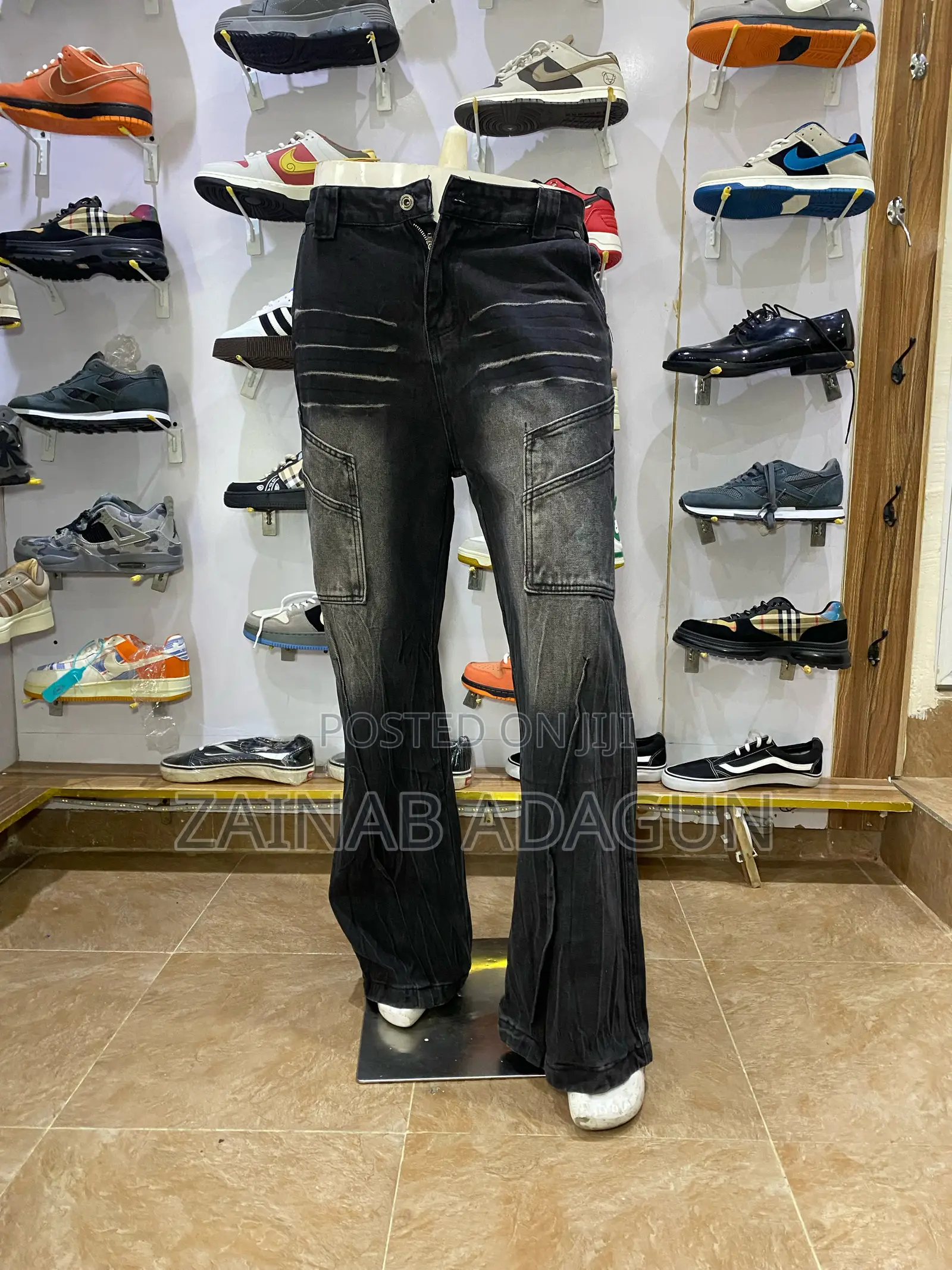 Quality Black Baggy Jeans Available