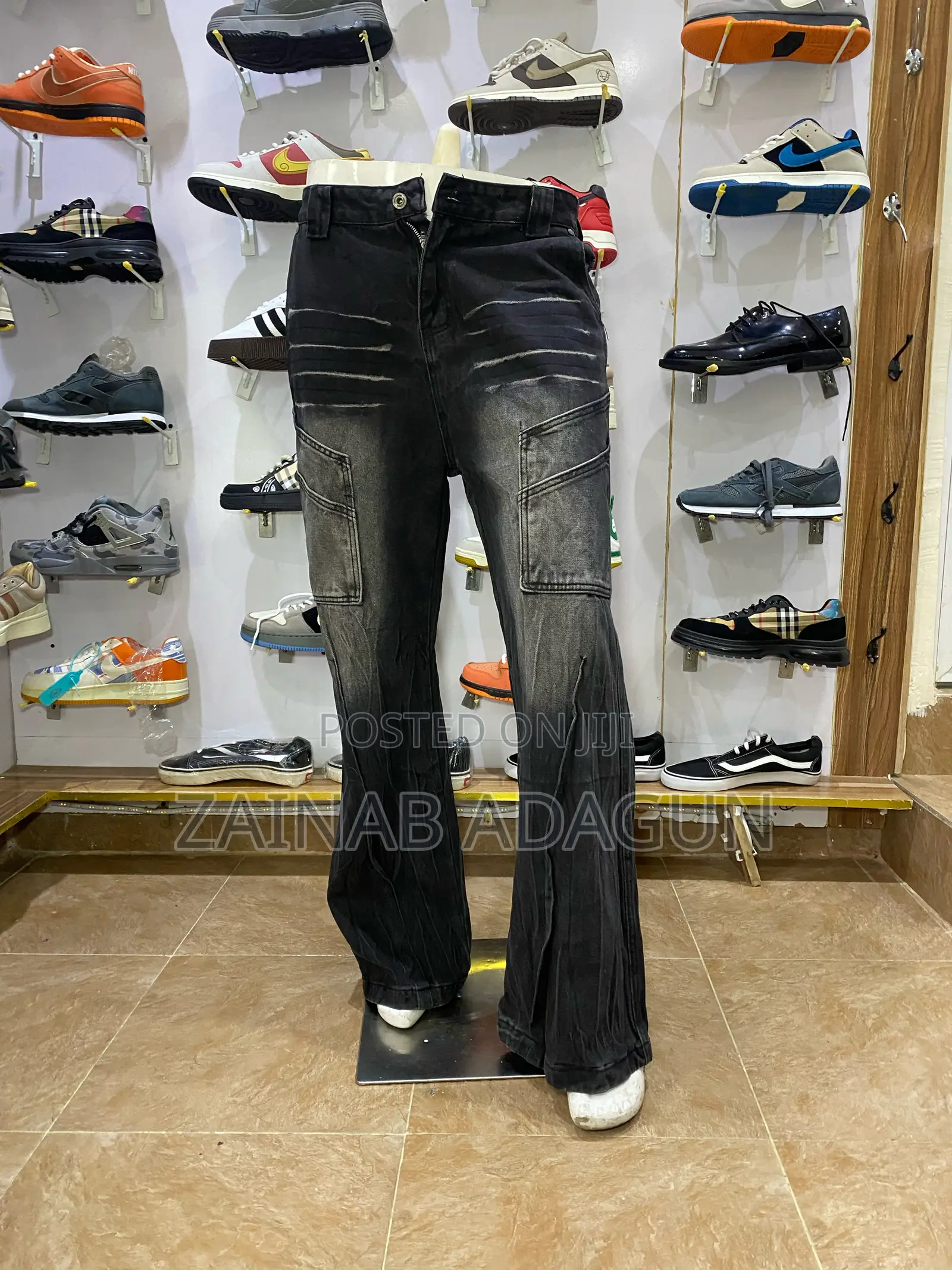 Quality Black Baggy Jeans Available
