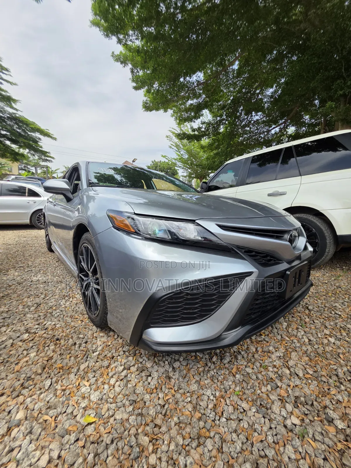 Toyota Camry SE 2021 Gray
