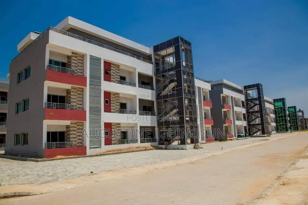 4bdrm Duplex in Obafemi-Owode for sale