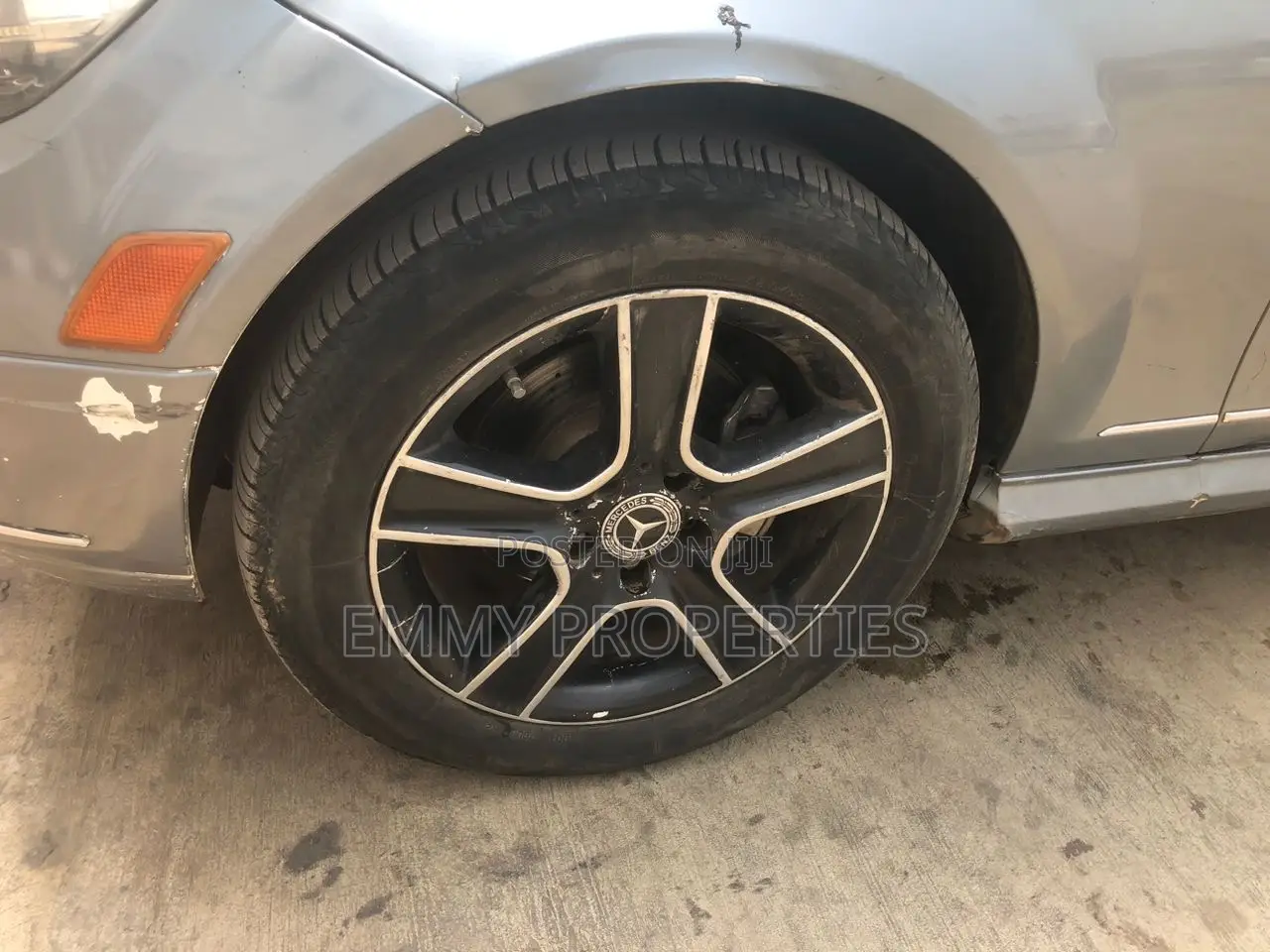 Mercedes-Benz C300 2010 Gray