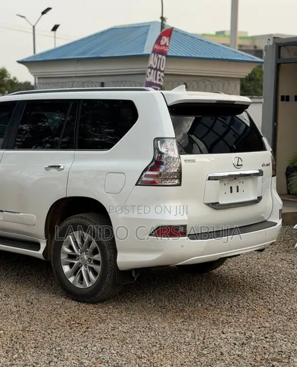 Lexus GX 460 Base 2018 White