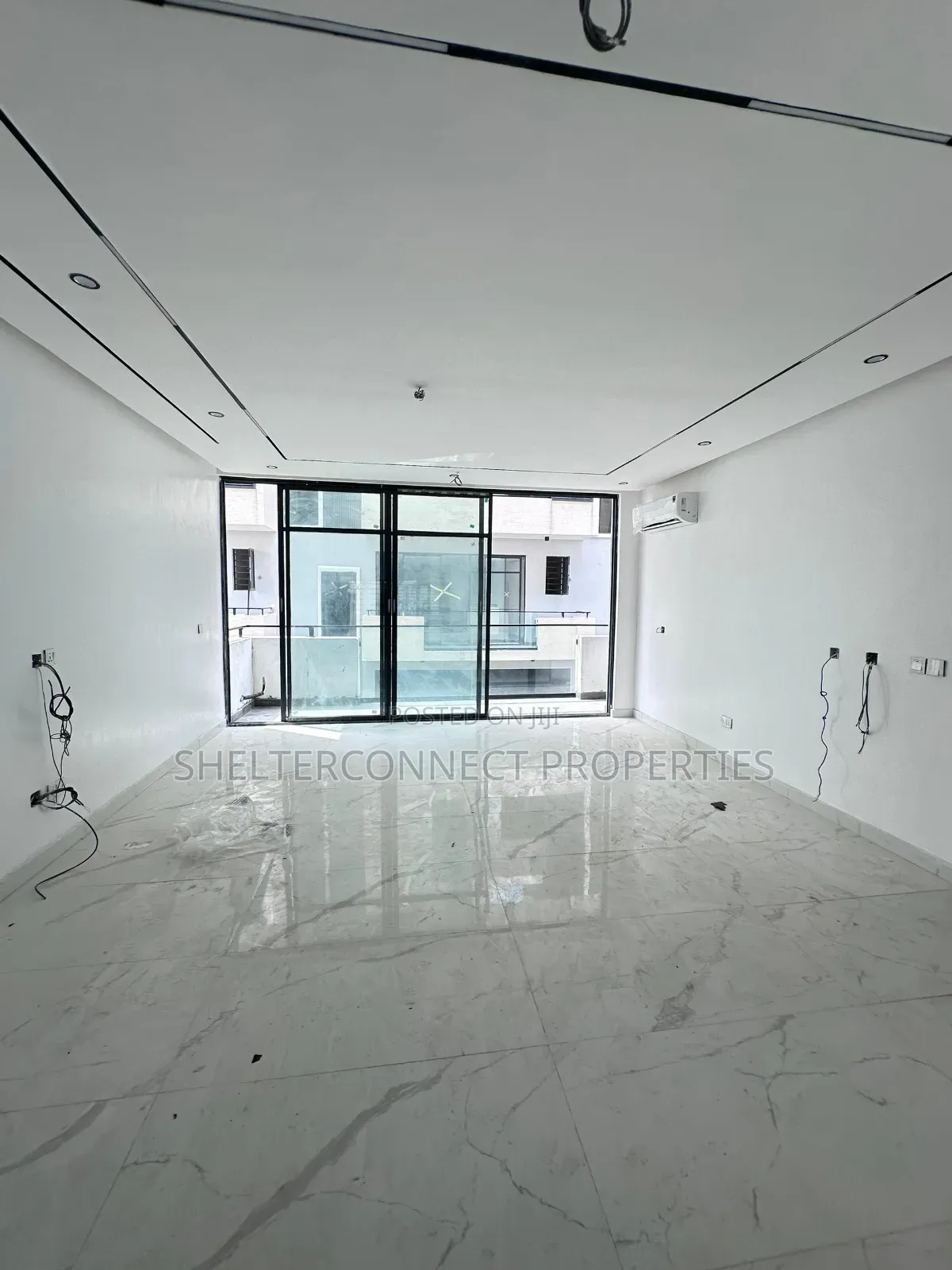 5bdrm Duplex in Lekki Phase 1 for sale