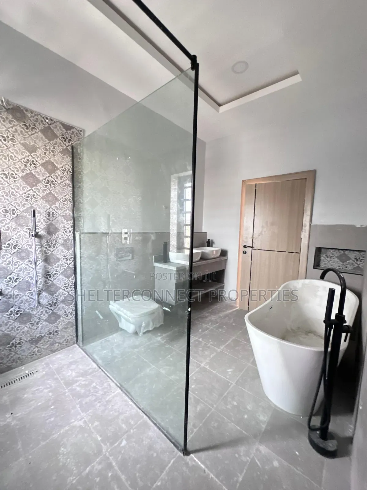 5bdrm Duplex in Lekki Phase 1 for sale