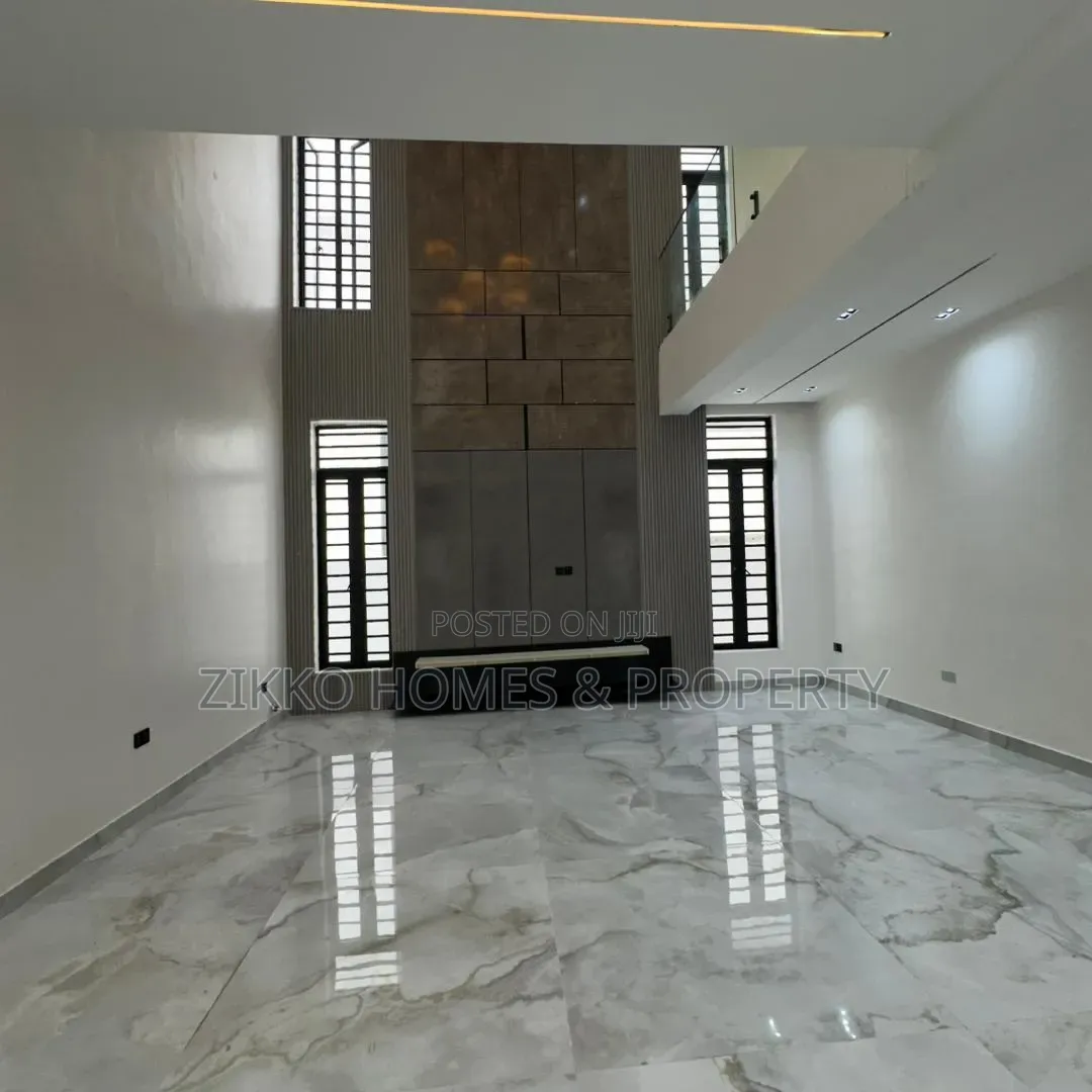 5bdrm Duplex in Lekki Phase 1 for sale