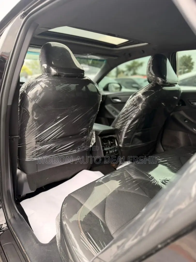 Toyota Avalon 2022 Black