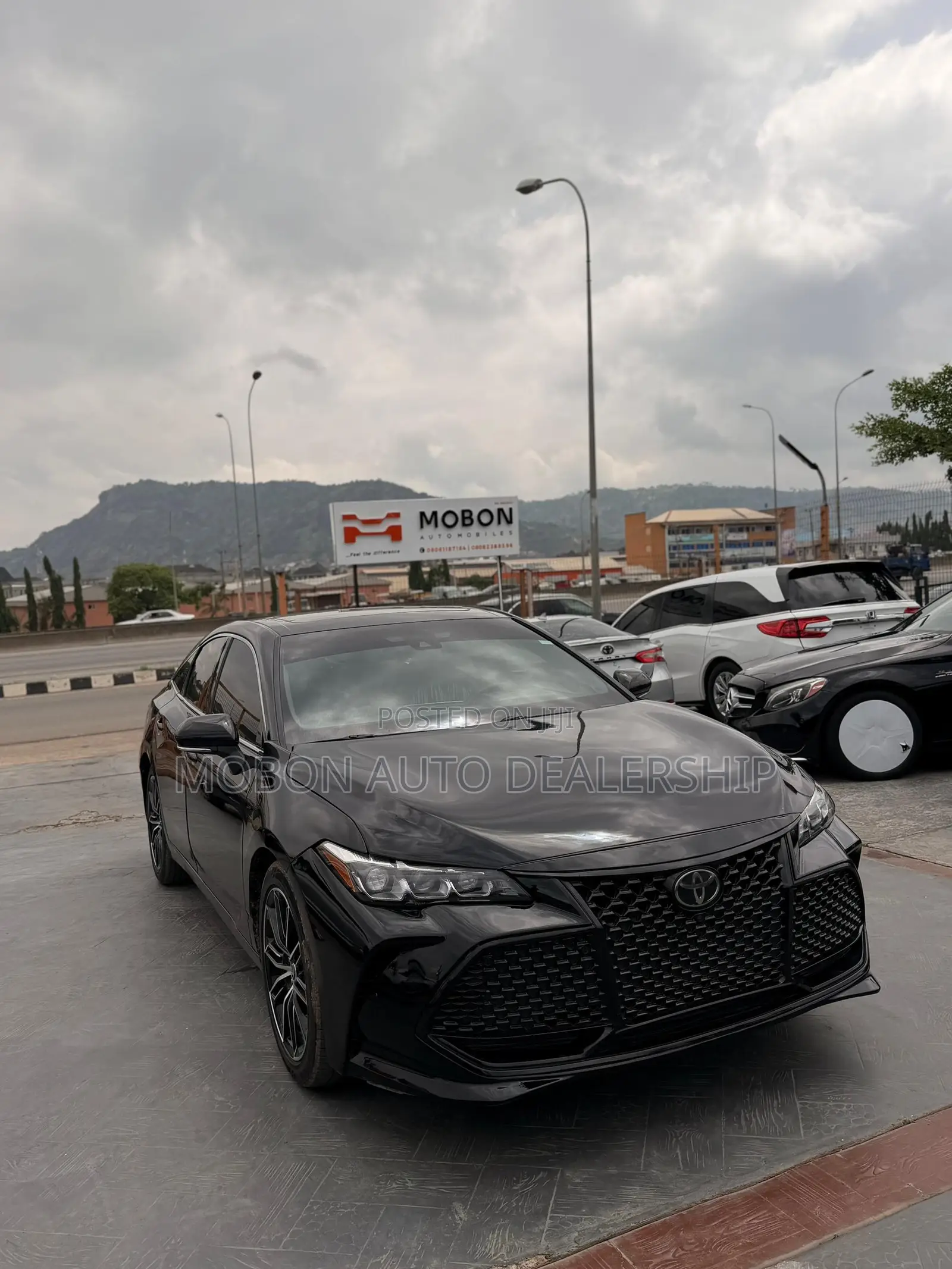 Toyota Avalon 2022 Black