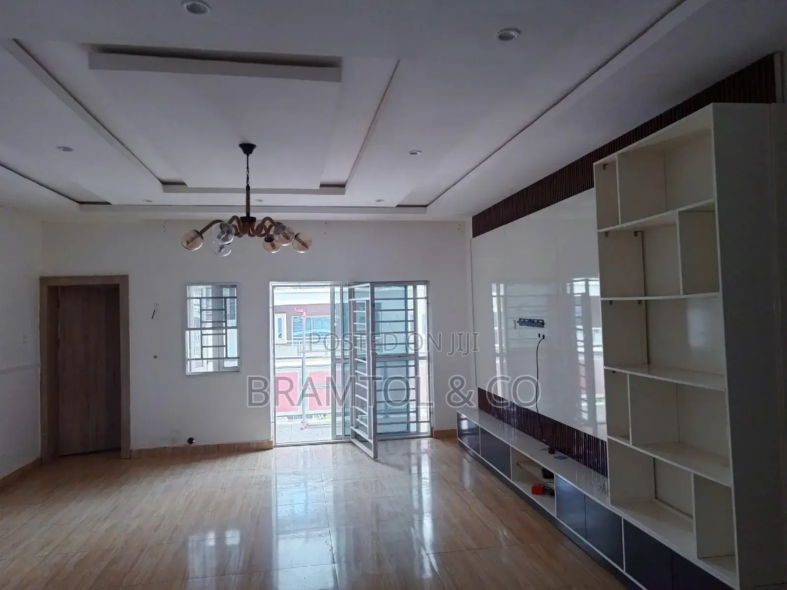 3bdrm Block of Flats in Plus Bq, Wuye for rent