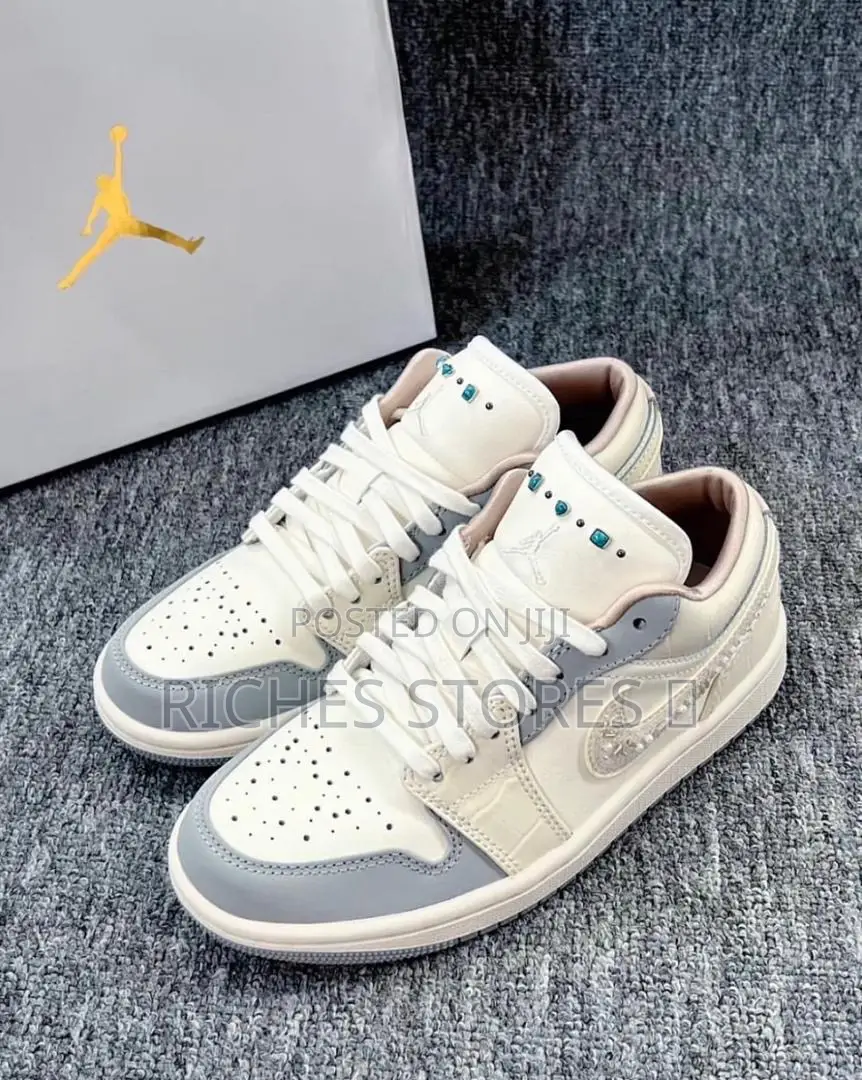 Nike Air Jordan 1 Low Sail Soft Pearl