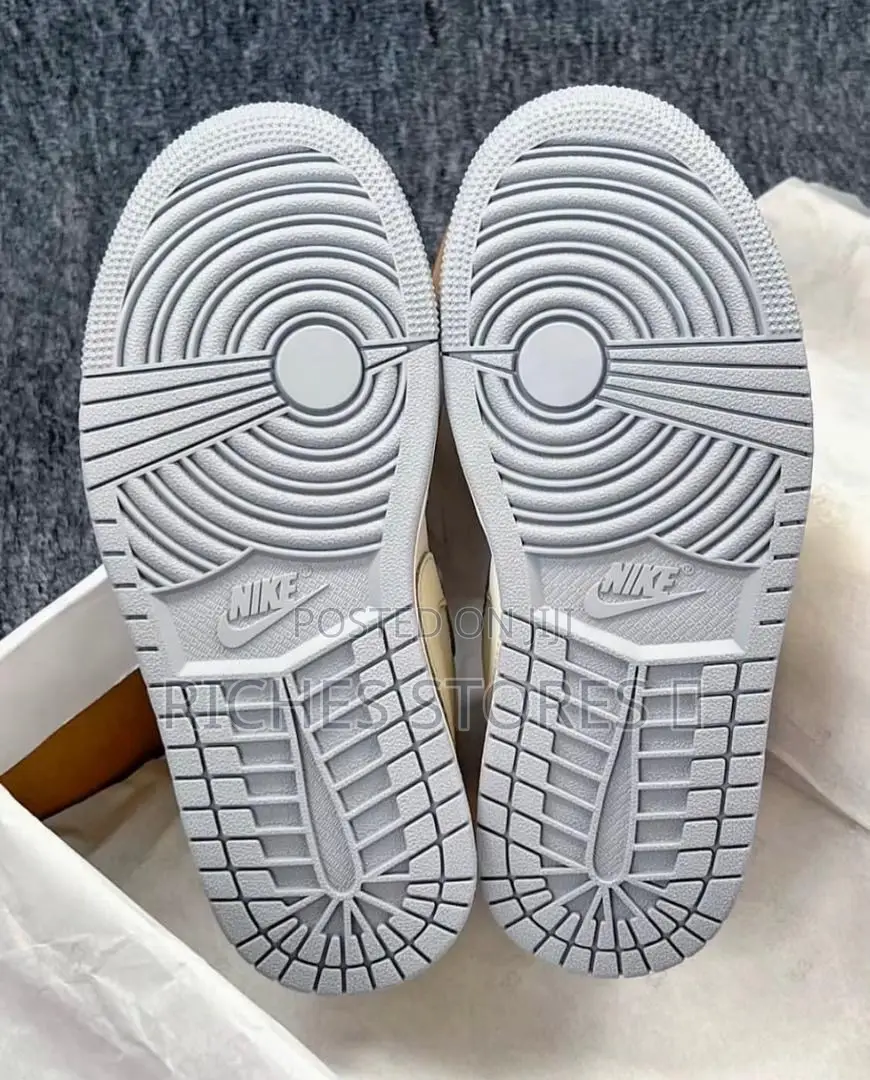 Nike Air Jordan 1 Low Sail Soft Pearl