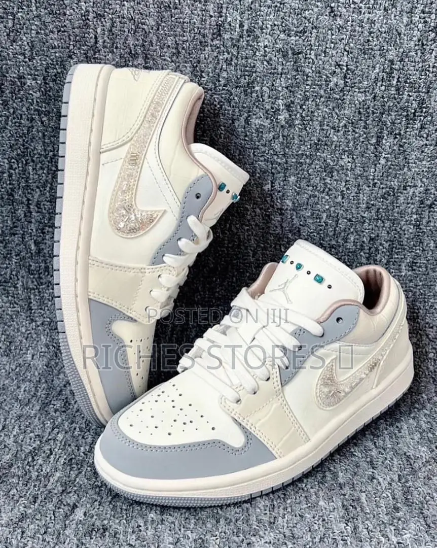 Nike Air Jordan 1 Low Sail Soft Pearl