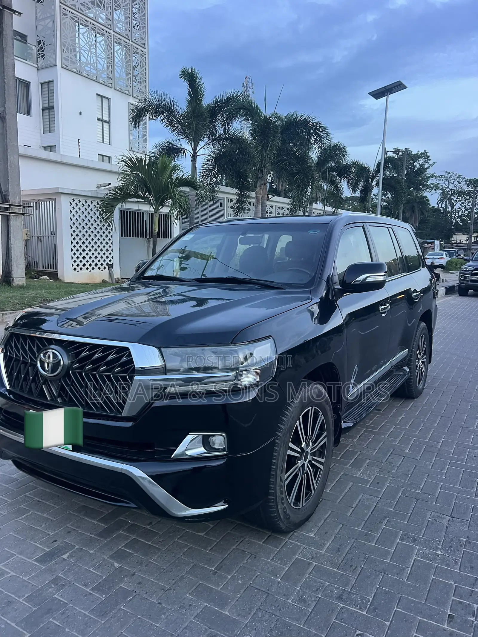 Toyota Land Cruiser 4.0 V6 GX-R 2015 Black