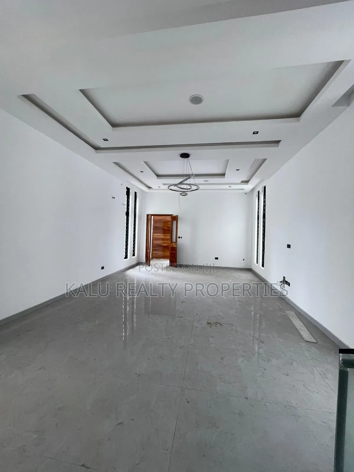5bdrm Duplex in Osapa, Lekki for sale