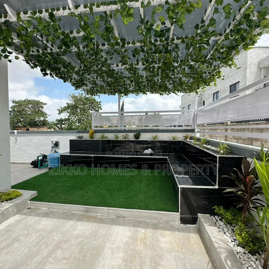 5bdrm Duplex in Ikate, Lekki Phase 1 for sale
