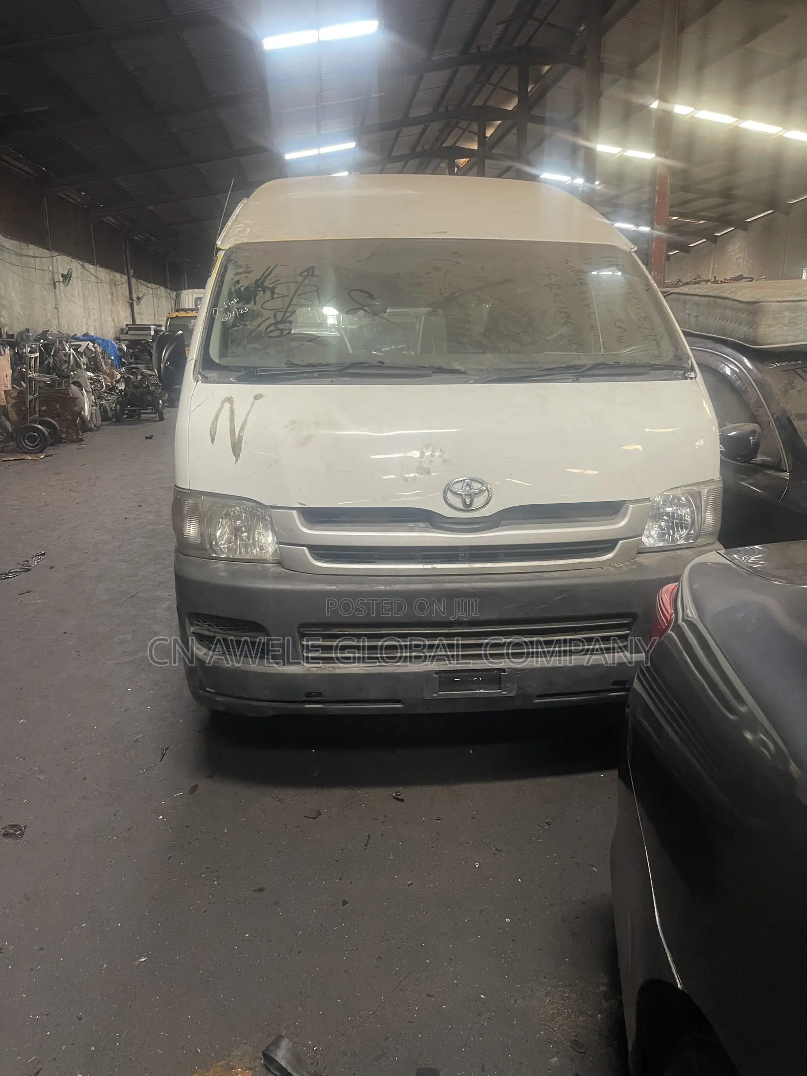 Toyota HiAce 2004 White