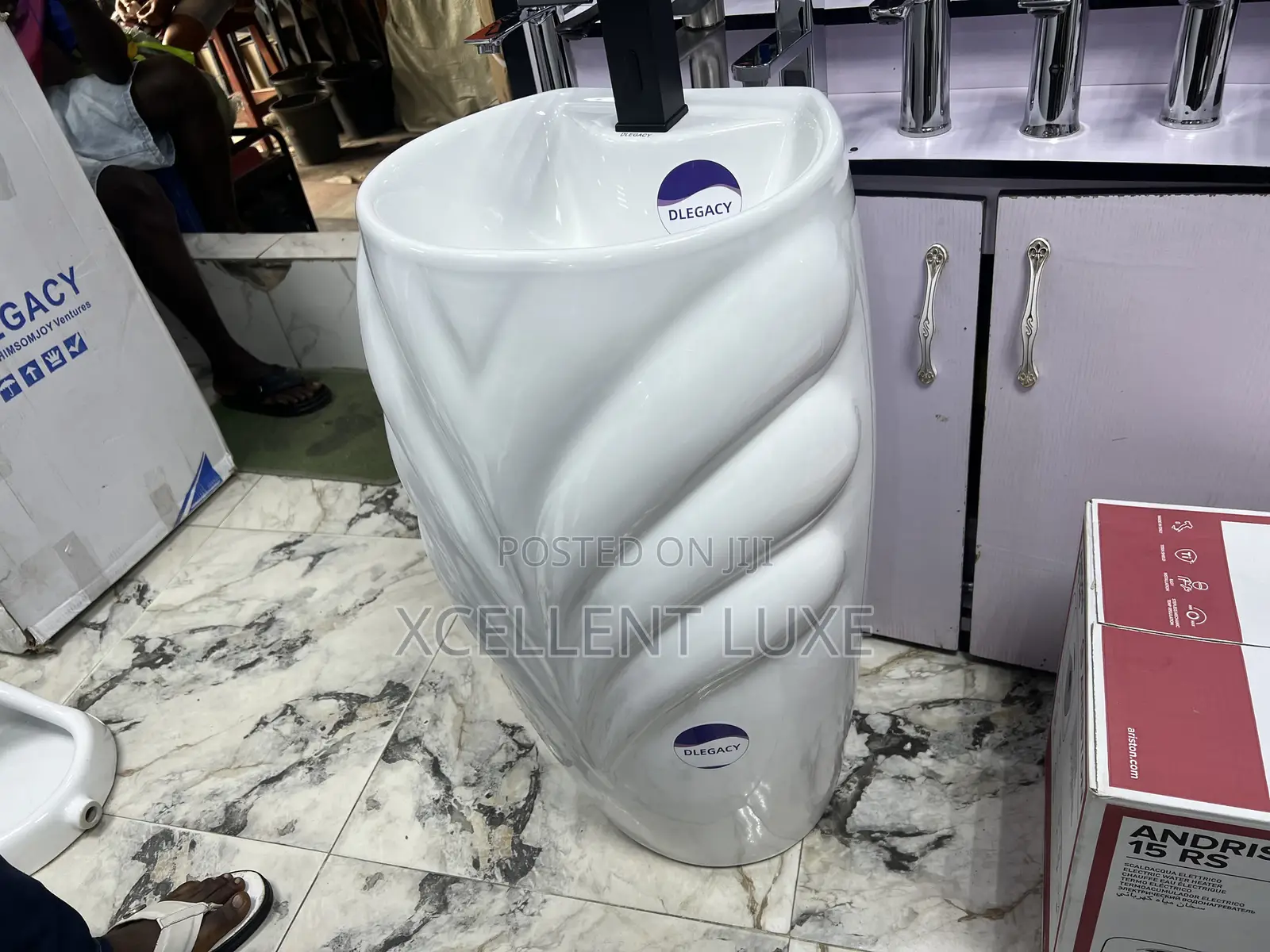 Free Standing Wash Hand Basin for Dining Room or Toilet