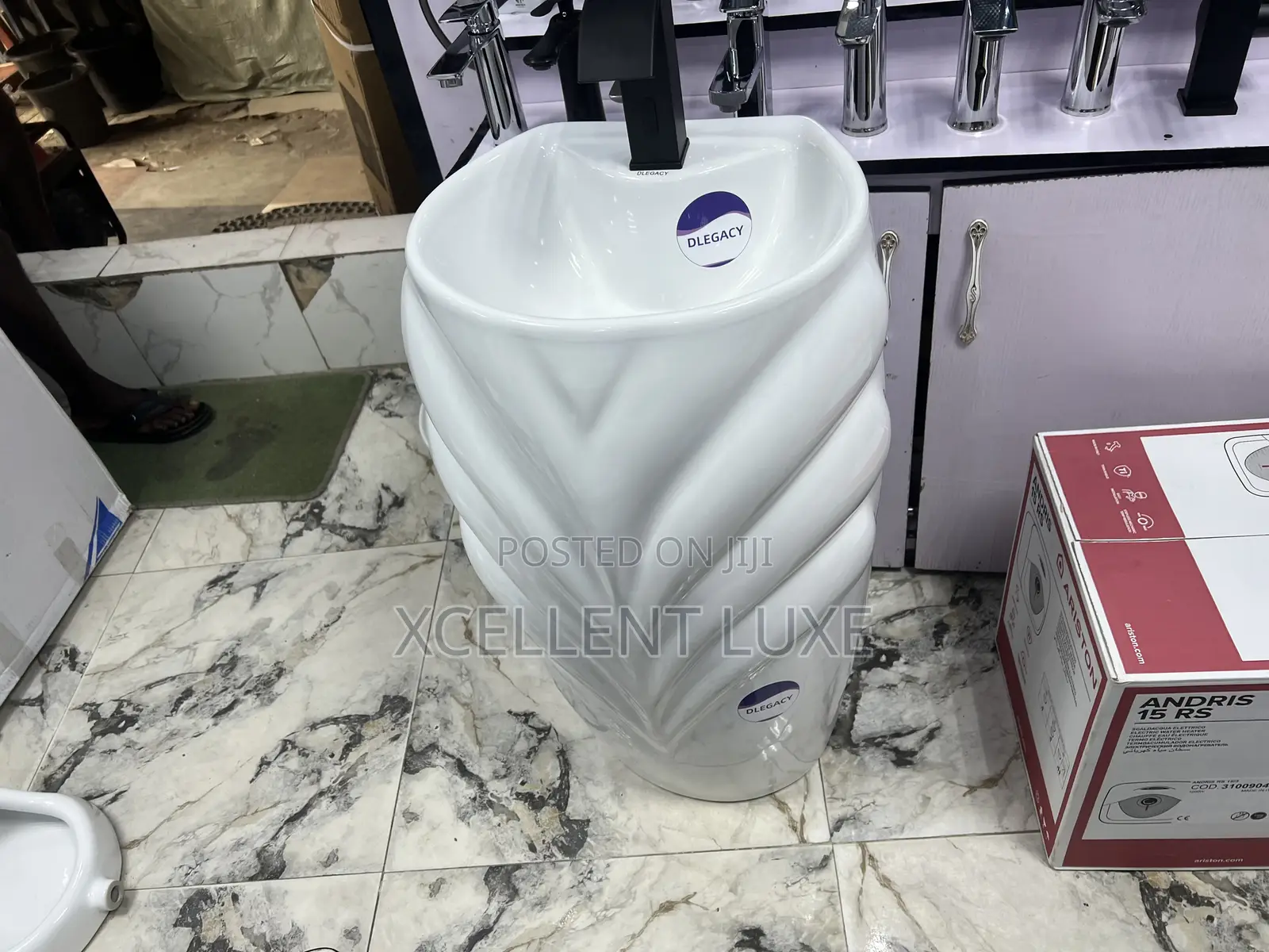 Free Standing Wash Hand Basin for Dining Room or Toilet