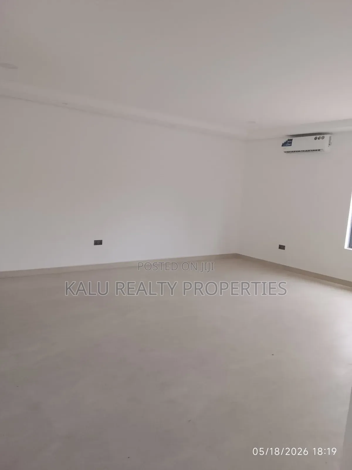 Very Spacious Mall With Ac and Excellent Facilities