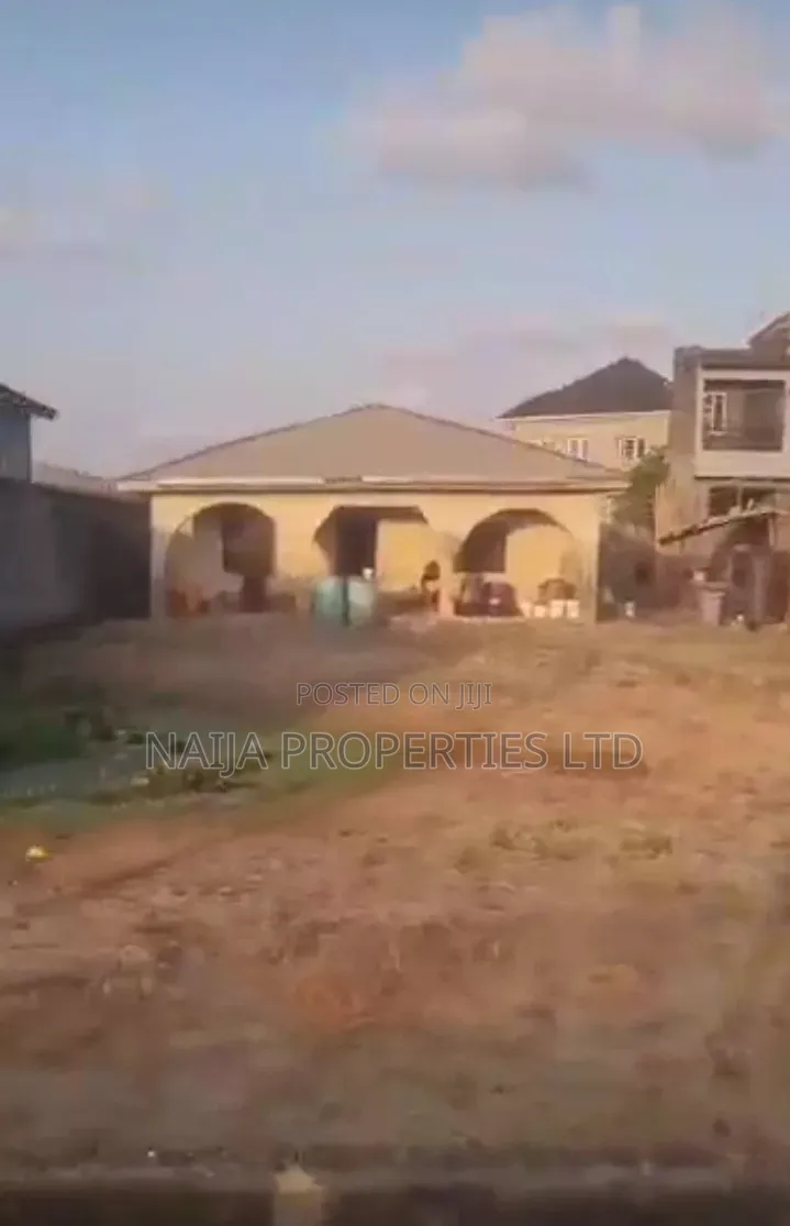 3bdrm Bungalow in Akins, Ado / Ajah for sale
