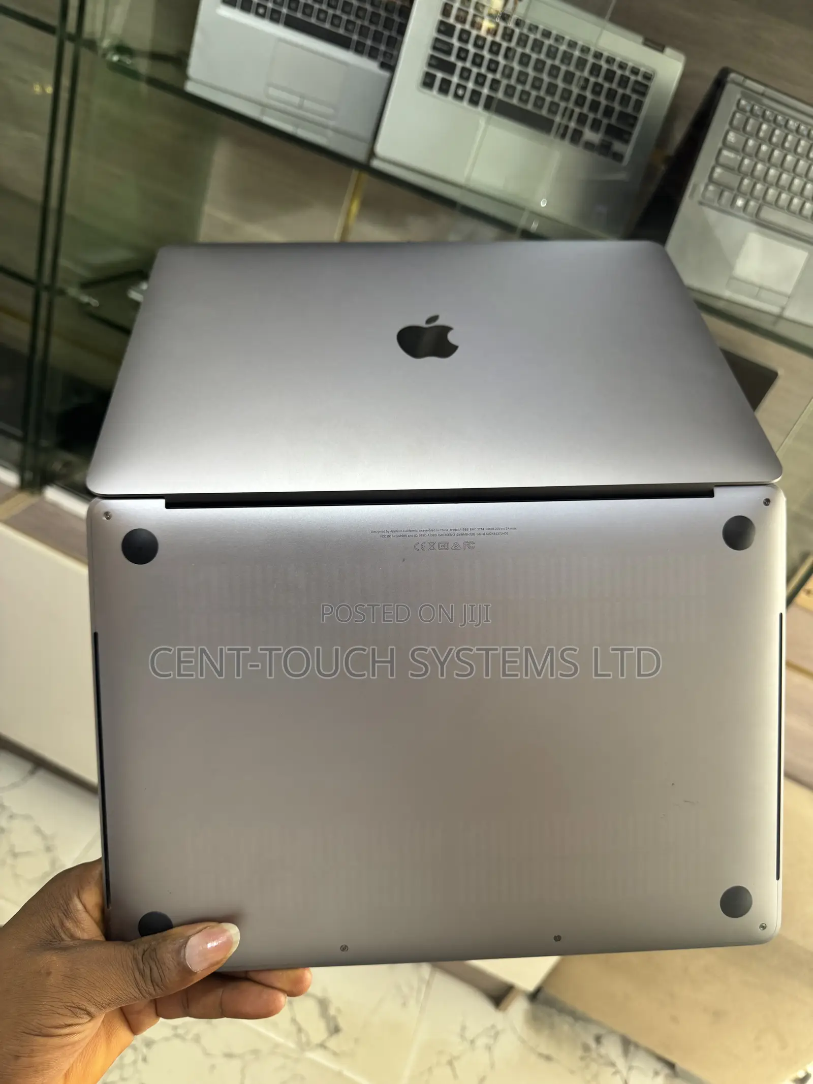 Laptop Apple MacBook Pro 2018 8GB Intel Core i7 SSD 512GB
