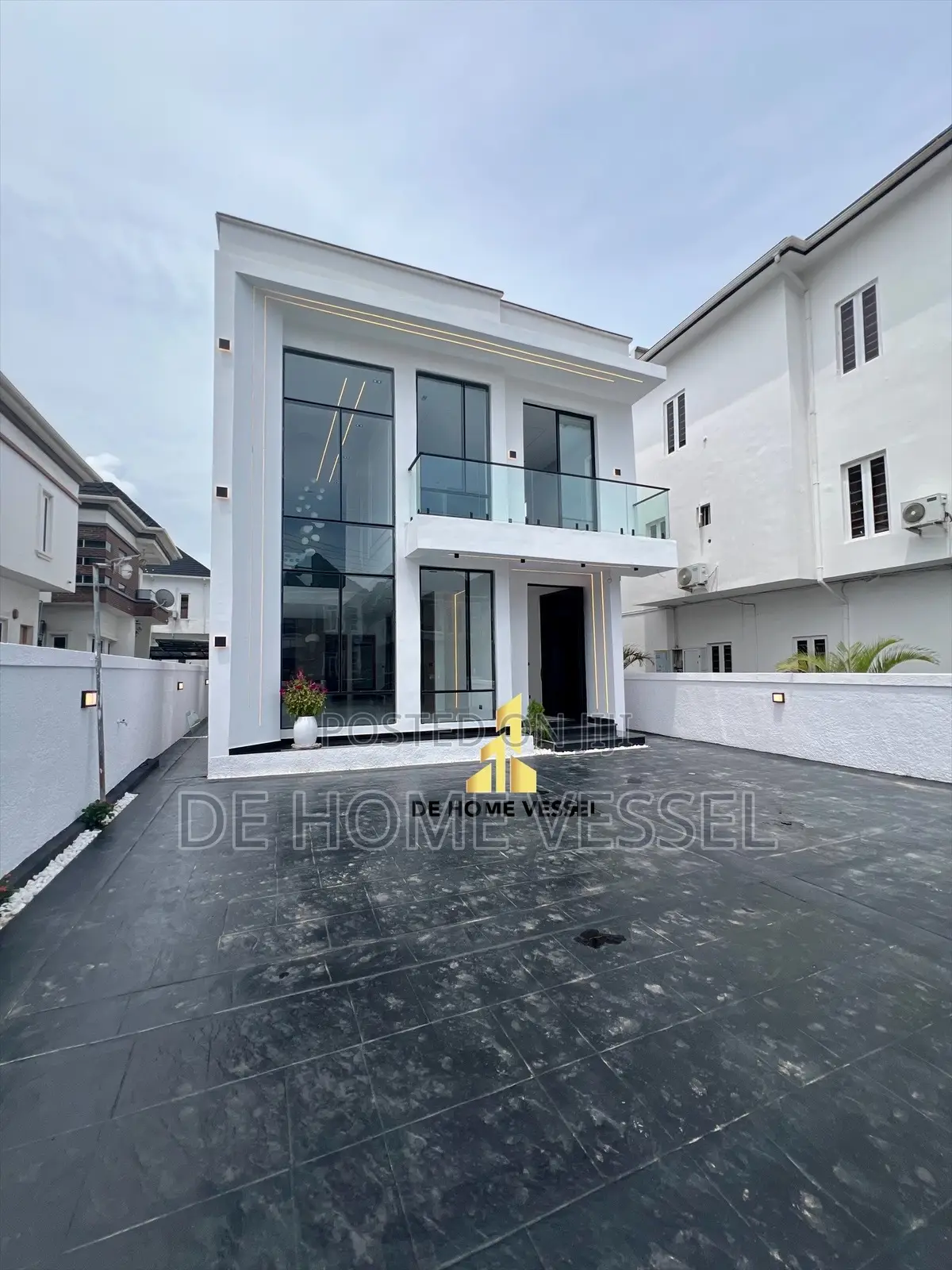 5bdrm Duplex in Lekki for sale