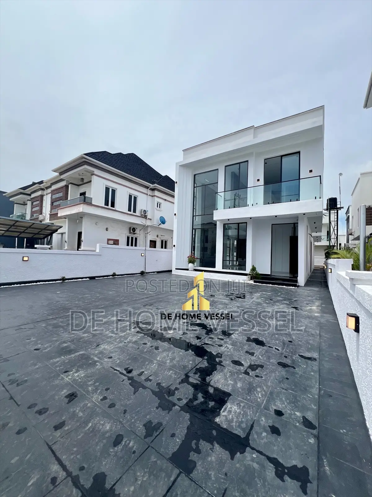 5bdrm Duplex in Lekki for sale