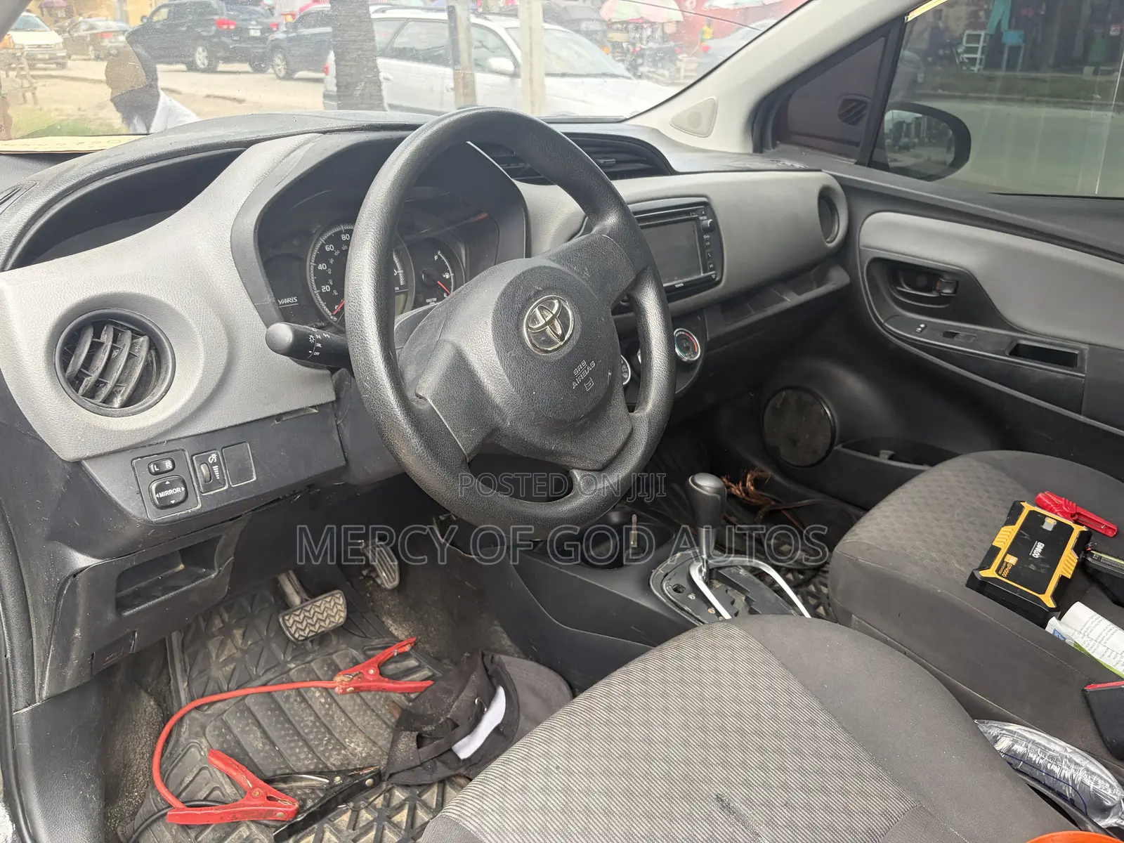 Toyota Yaris L Hatchback 3dr 2015 Black