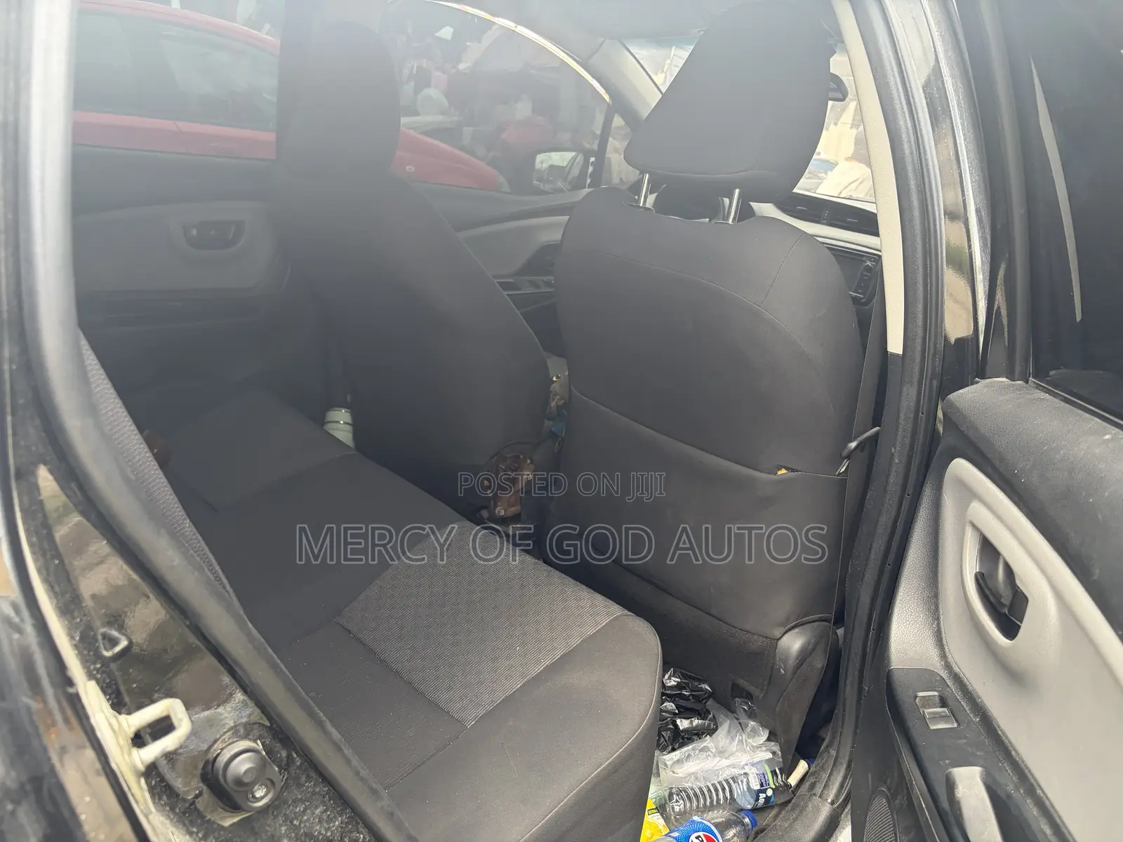 Toyota Yaris L Hatchback 3dr 2015 Black