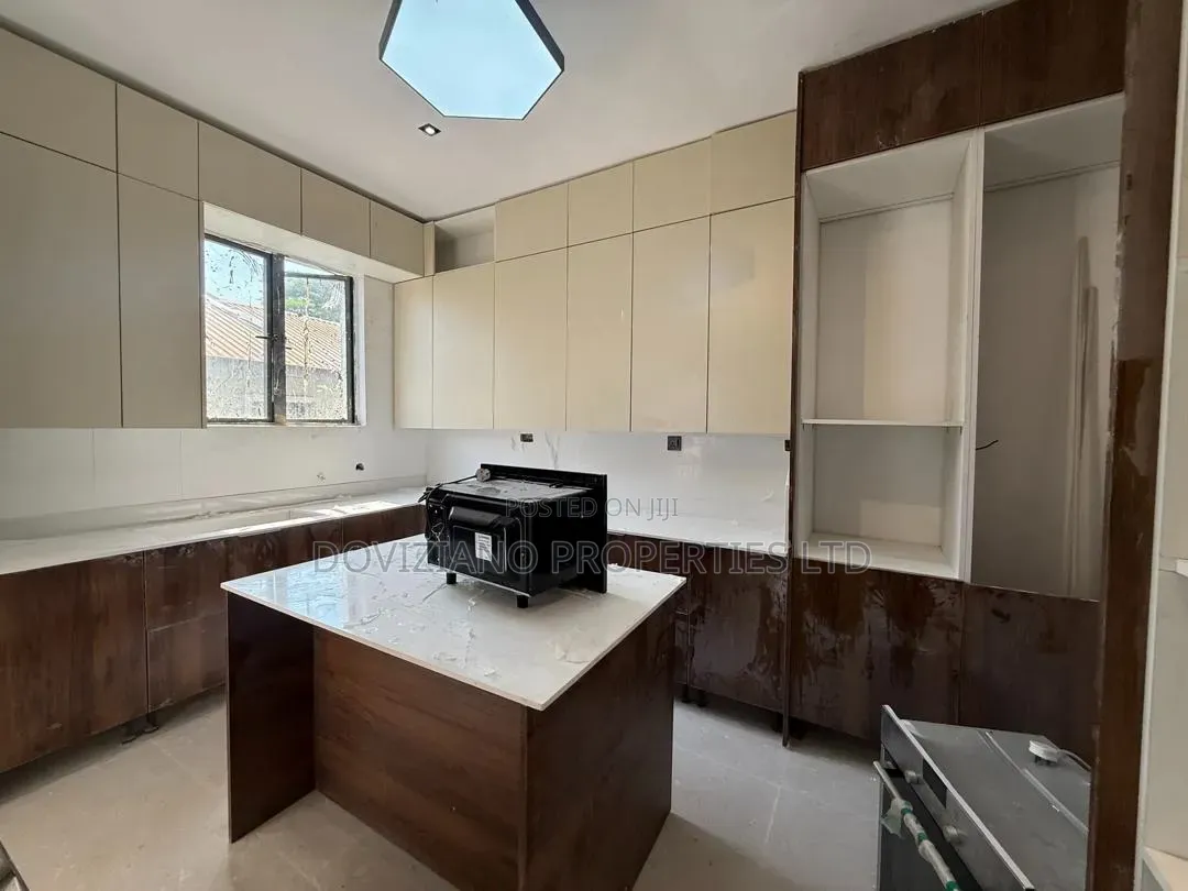 4bdrm Duplex in Bourdillon for sale