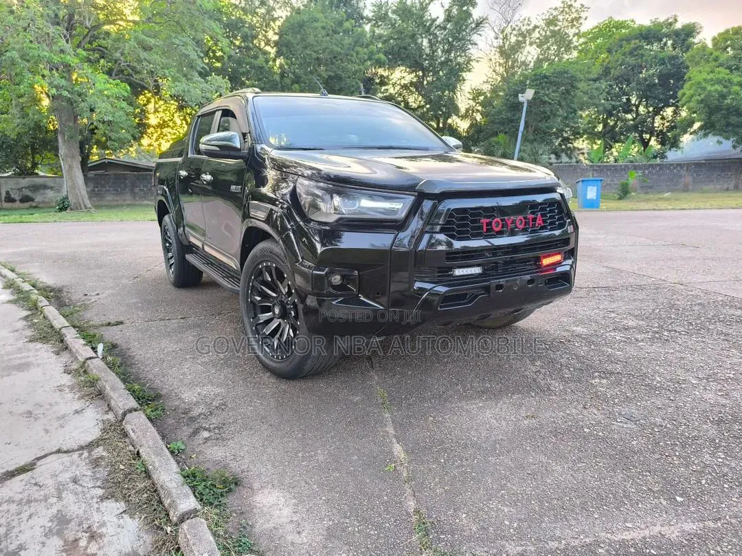 Toyota Hilux 2023 Black