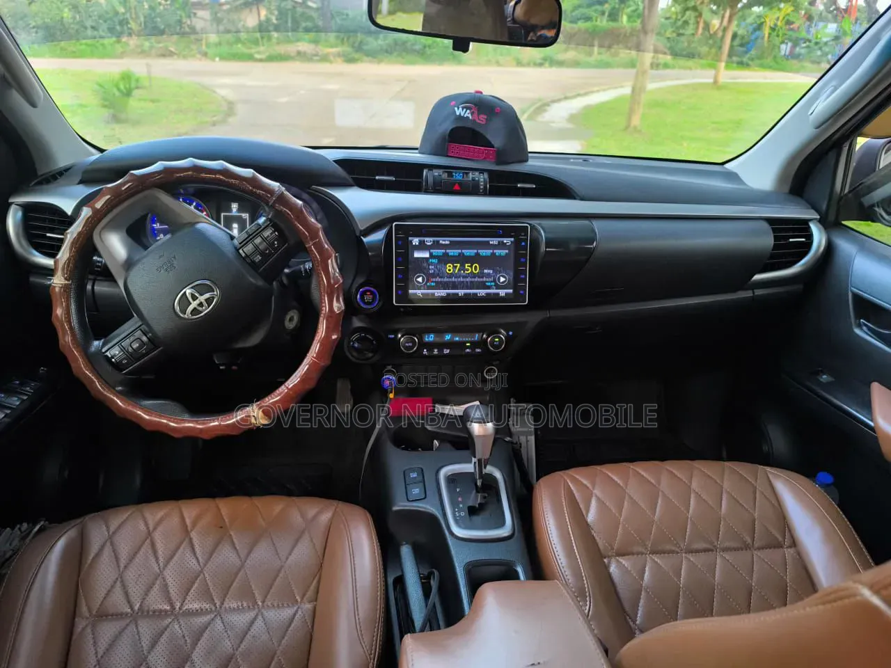 Toyota Hilux 2023 Black