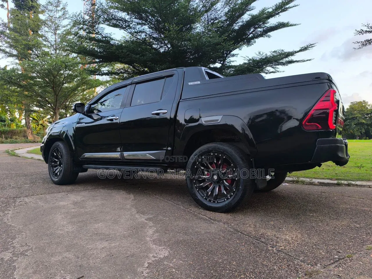 Toyota Hilux 2023 Black