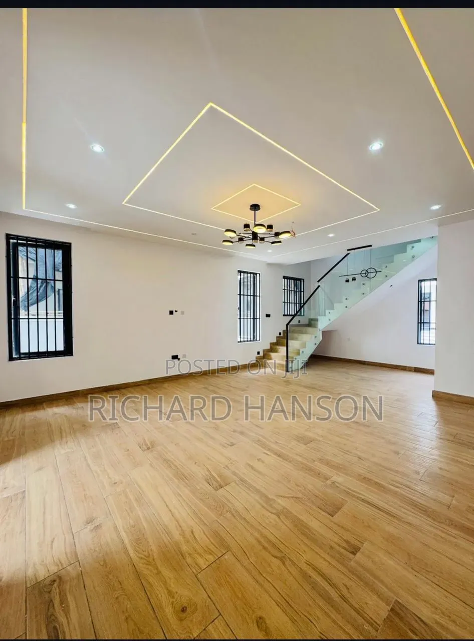4bdrm Duplex in Shoprite Sangotedo for rent