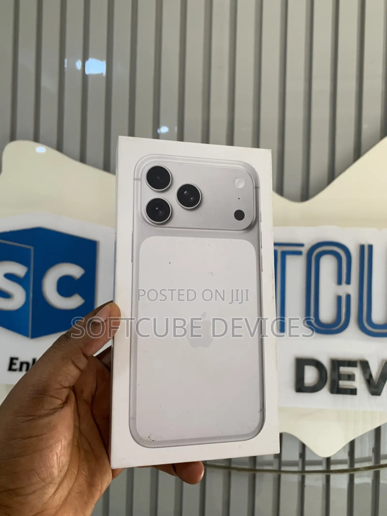 New Apple iPhone 17 Pro Max 256 GB White