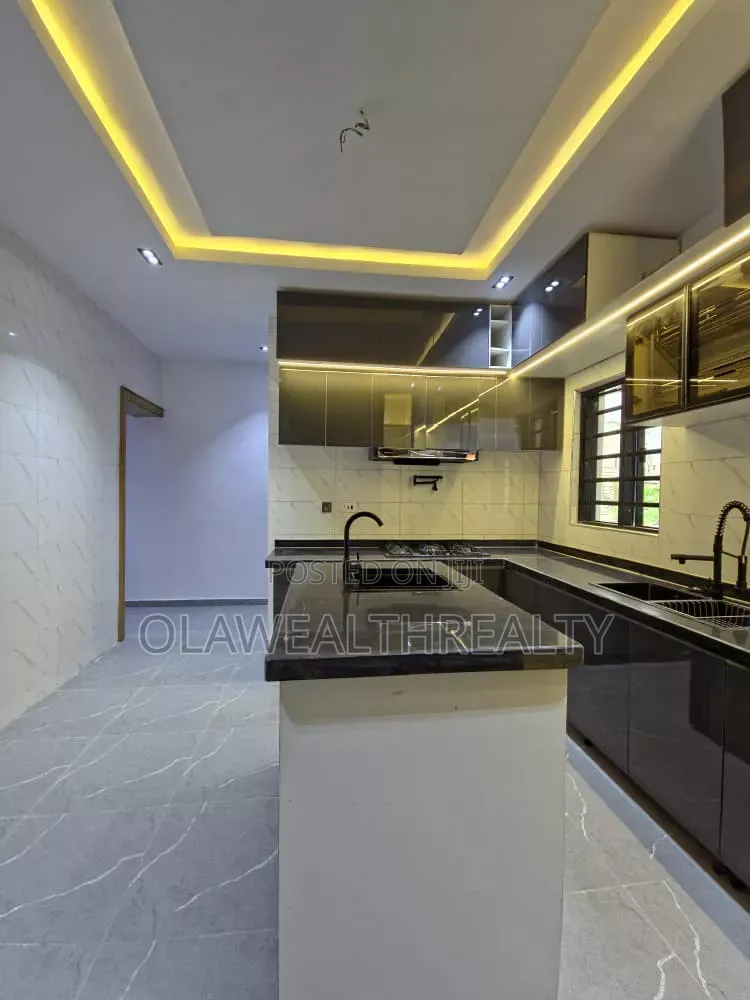 4bdrm Duplex in Carlton Gate Estate, Ibadan for sale