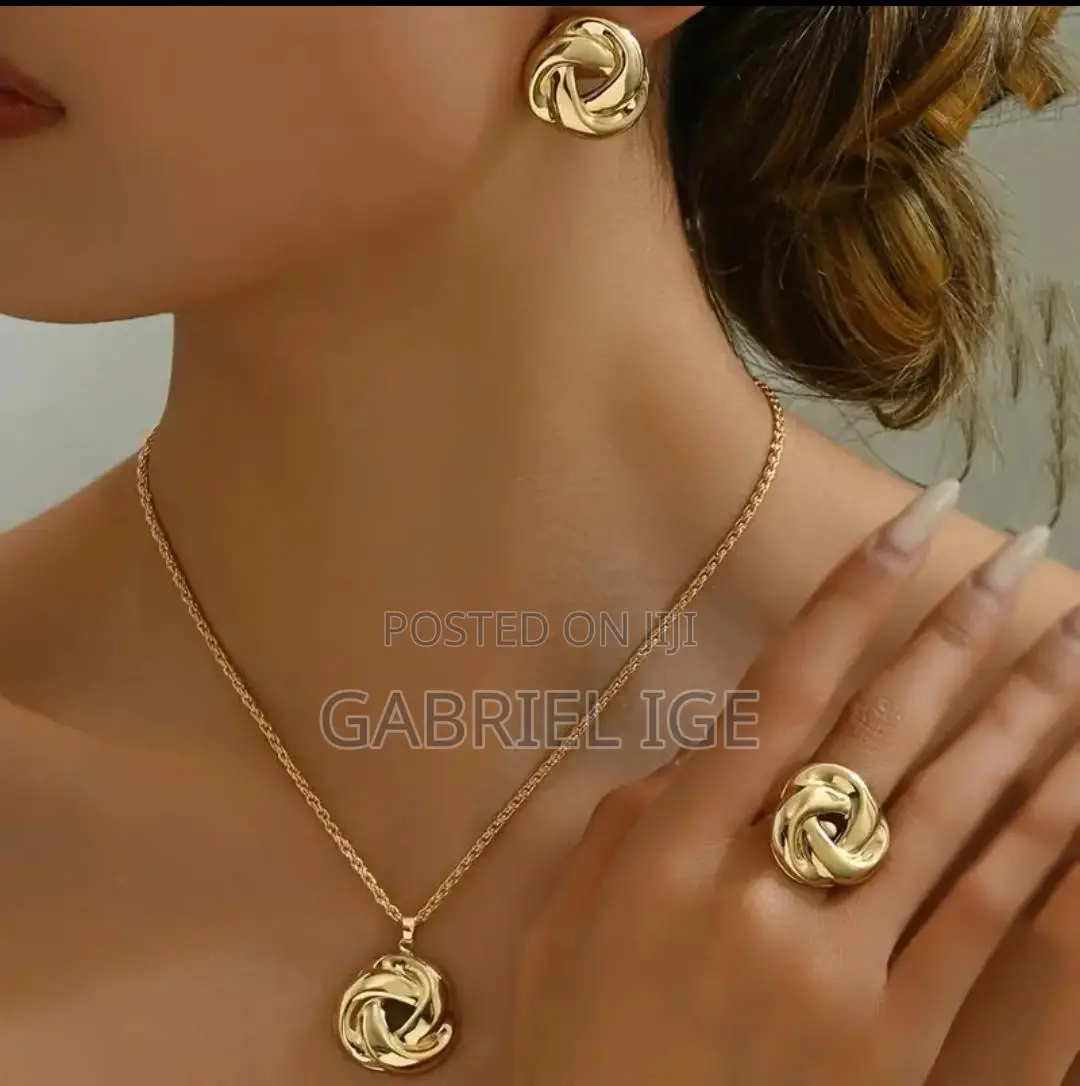 Gold Rose Shaped Necklace