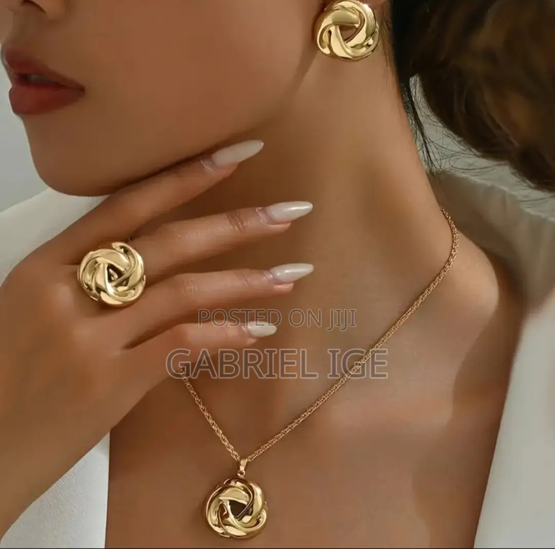 Gold Rose Shaped Necklace