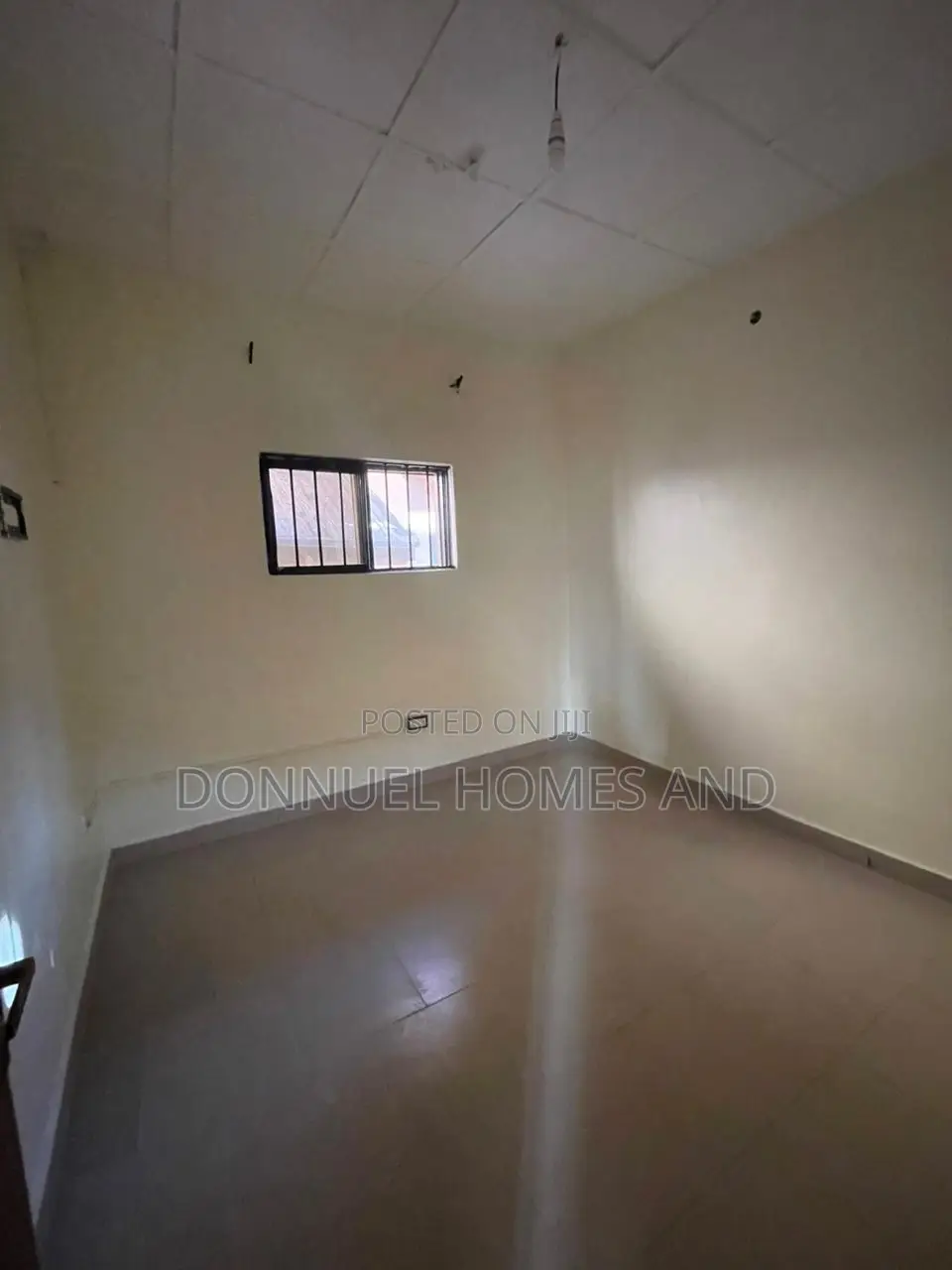 Mini Flat in Ikota for rent