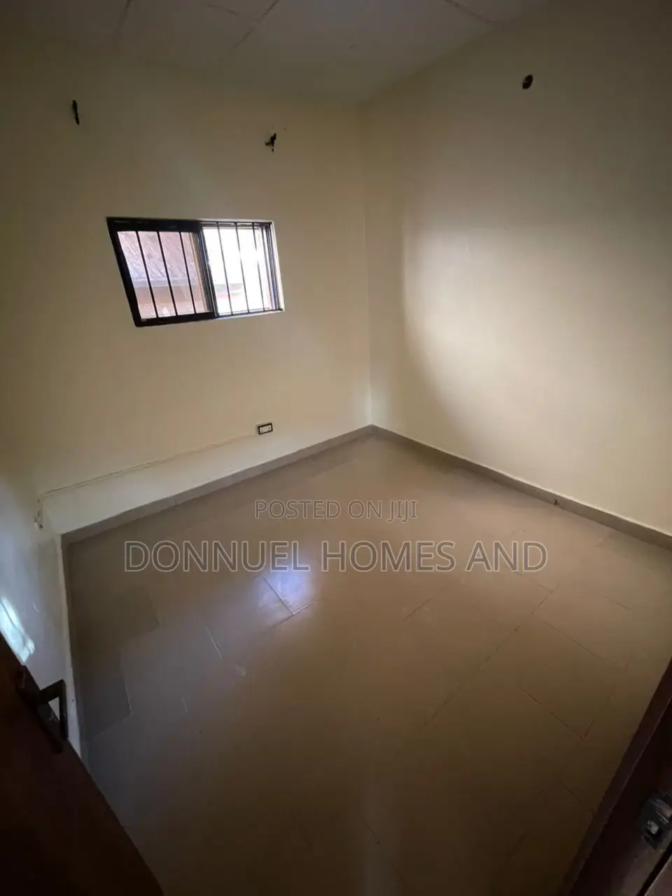 Mini Flat in Ikota for rent
