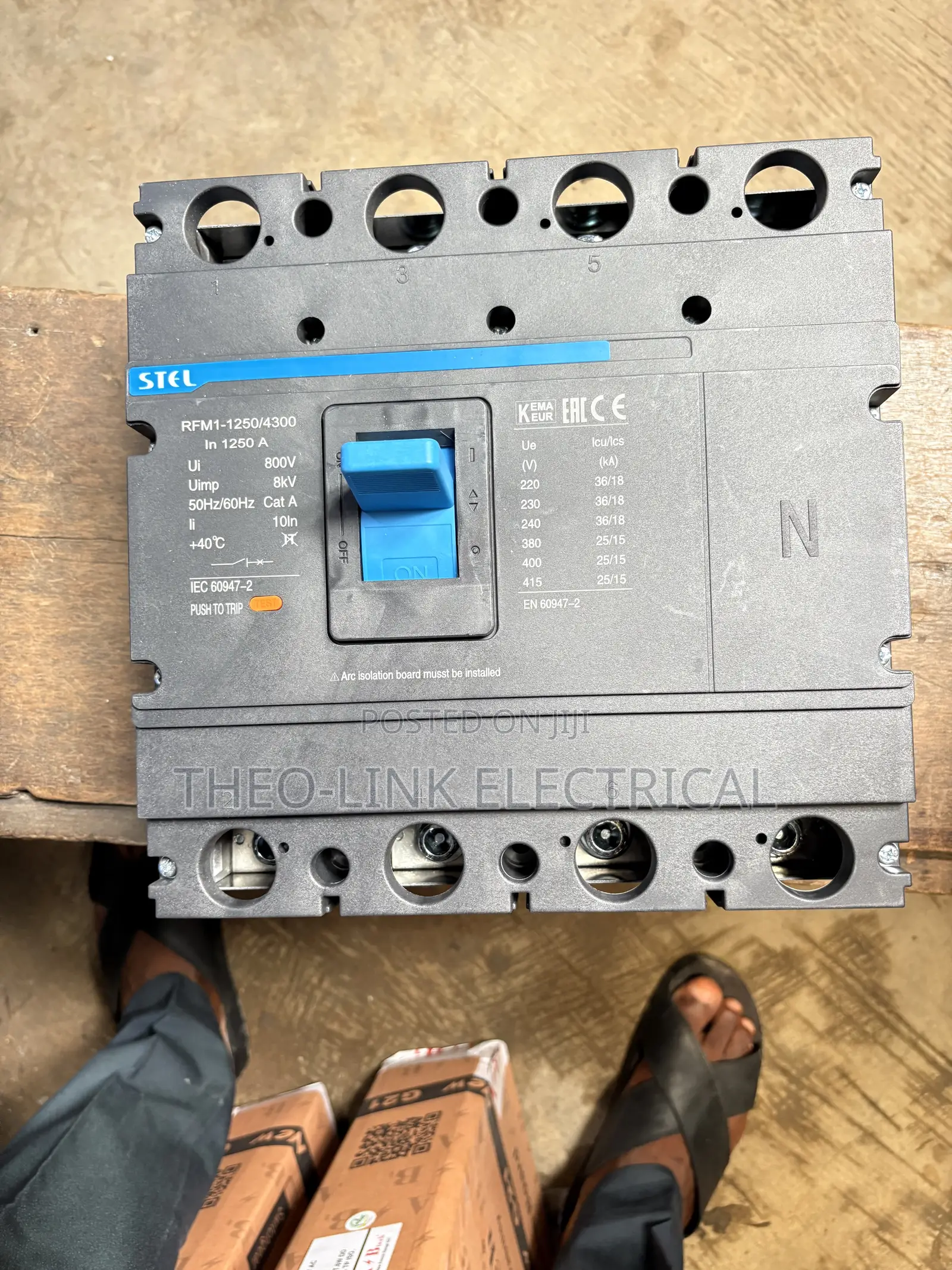 1250a 4pole Breaker Stel