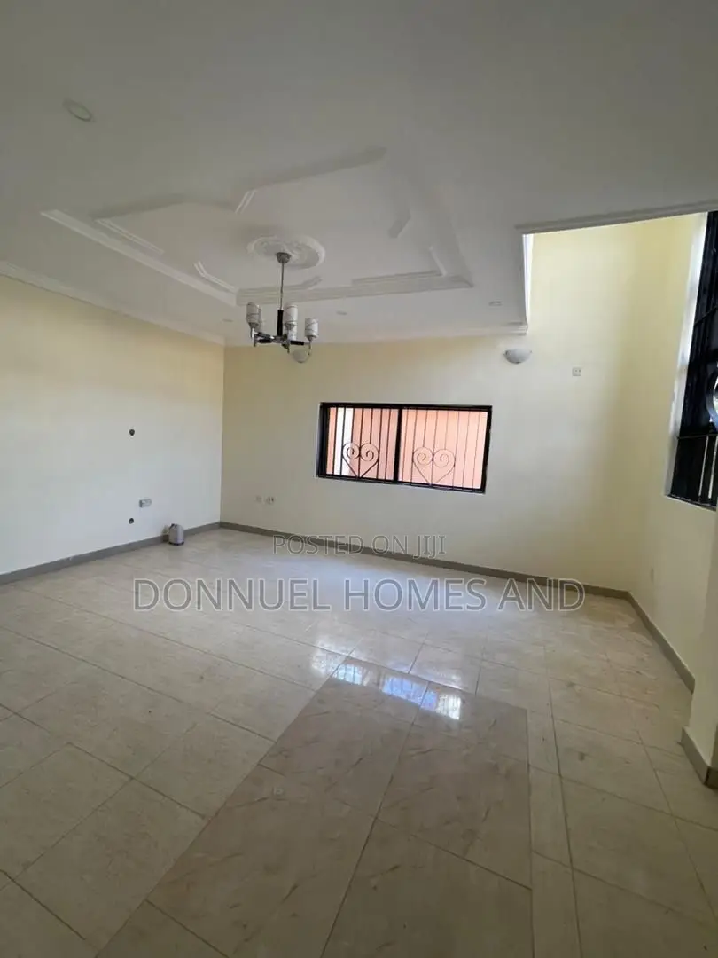 Mini Flat in Ikota for rent