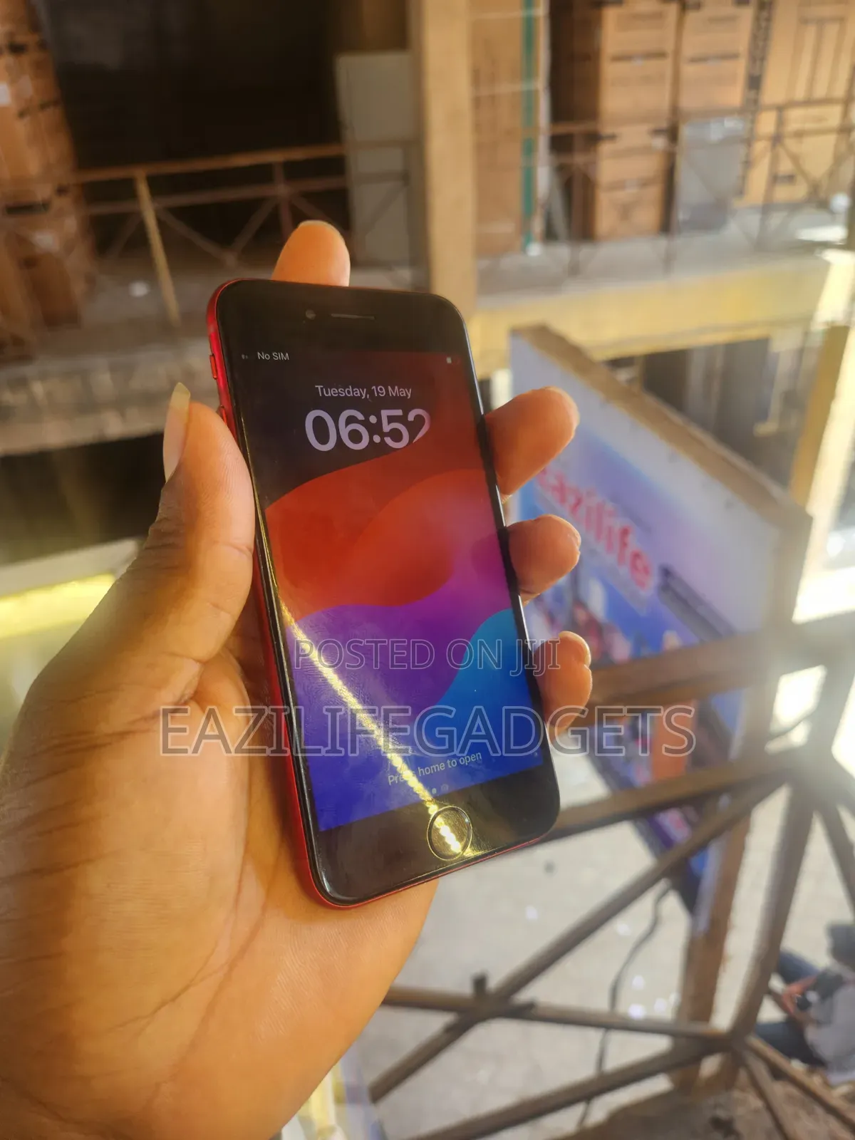 New Apple iPhone SE (2022) 64 GB Red